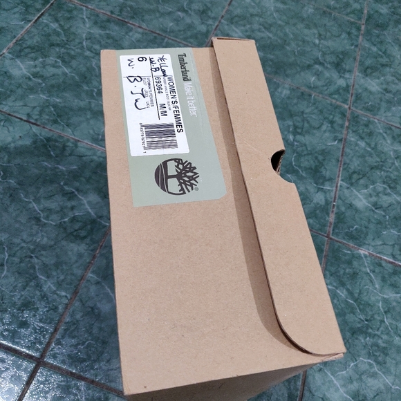 Boots - Picture 4 of 4